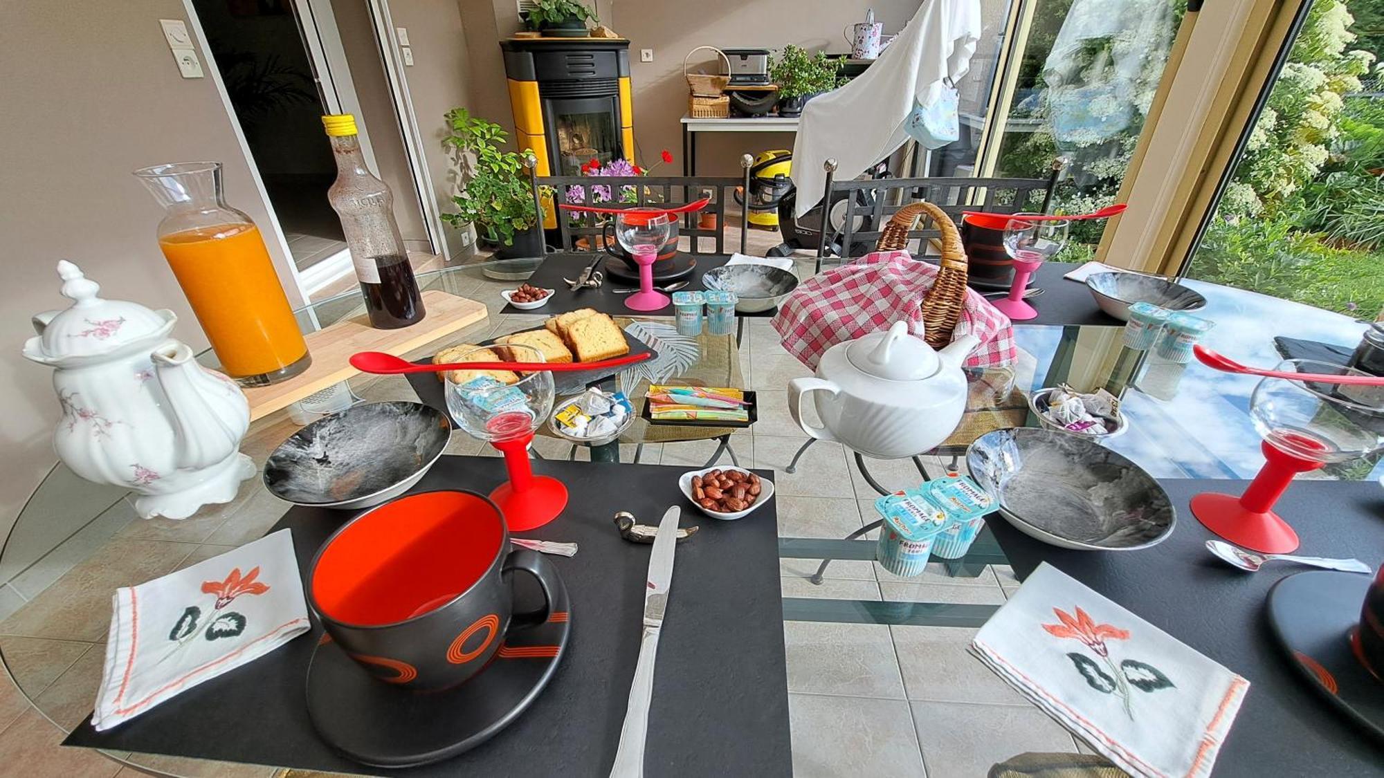 Privee Avec Salon, Garage Voiture, Vélos, Motos Séjour chez l'habitant *